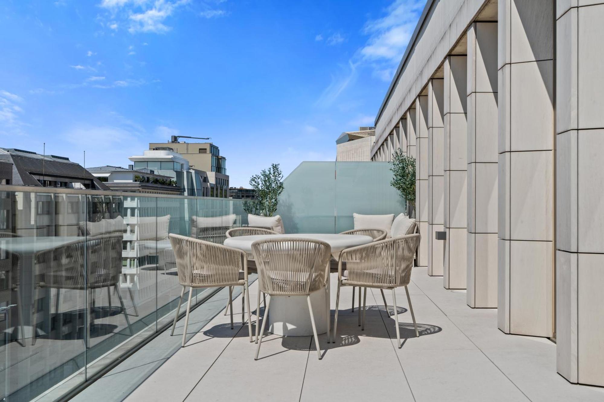 Voya Residence Zenit Royal - Luxury Apart Hotel Rooftop Views & Concierge Luksemburg Zewnętrze zdjęcie