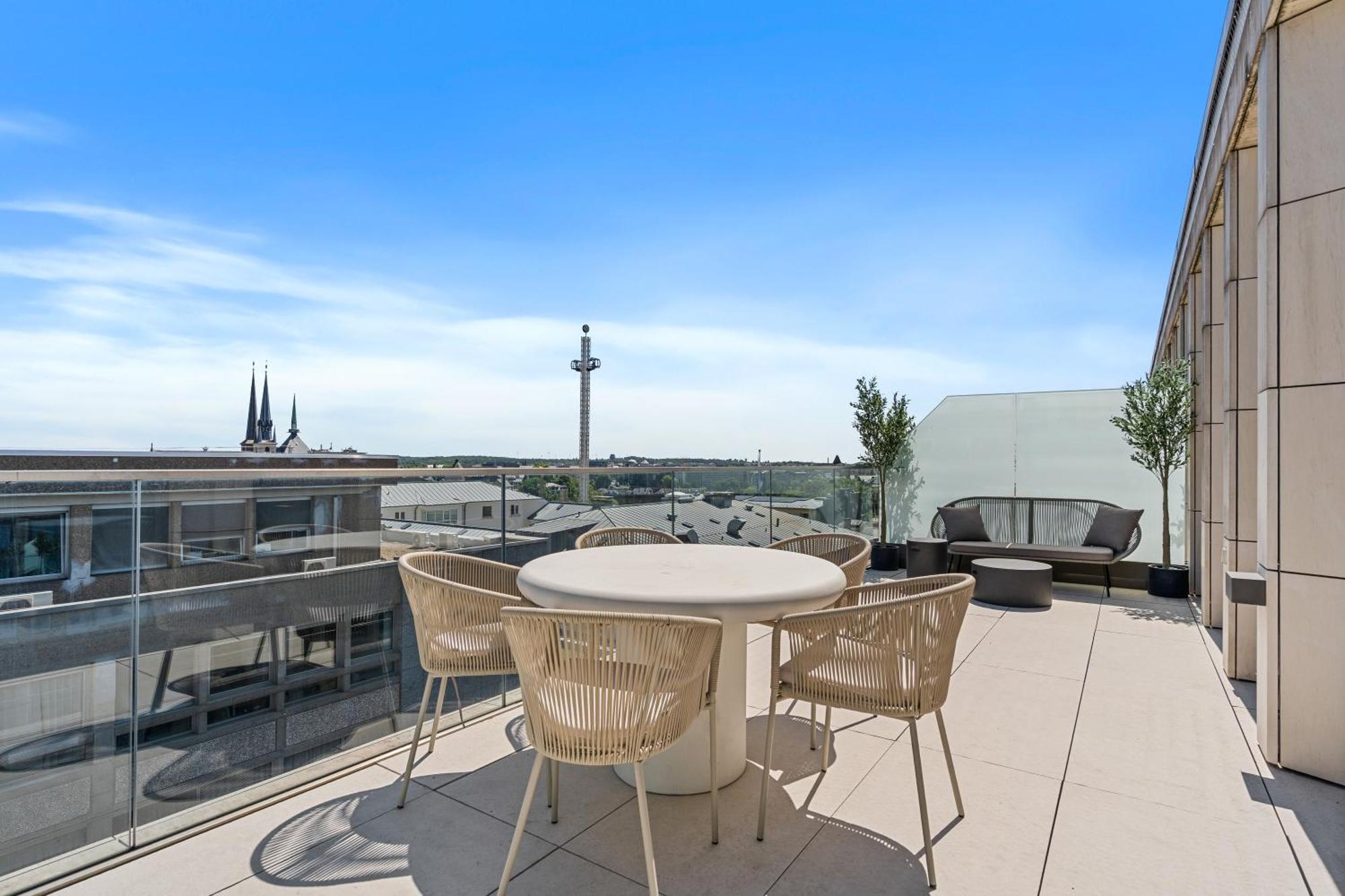 Voya Residence Zenit Royal - Luxury Apart Hotel Rooftop Views & Concierge Luksemburg Zewnętrze zdjęcie